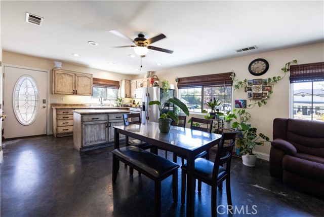 Detail Gallery Image 6 of 23 For 24160 Lenox Ln #B,  Murrieta,  CA 92562 - 3 Beds | 2 Baths