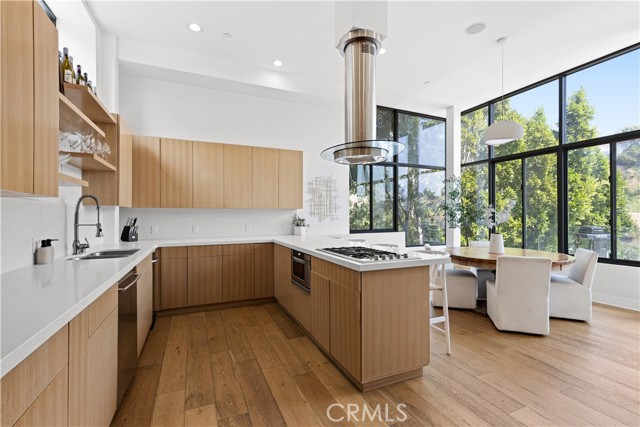 Detail Gallery Image 10 of 37 For 2746 Rinconia Dr, Los Angeles,  CA 90068 - 4 Beds | 3/1 Baths