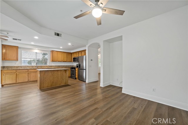 Image 16 of 40 For 26487 Arboretum Way 2104