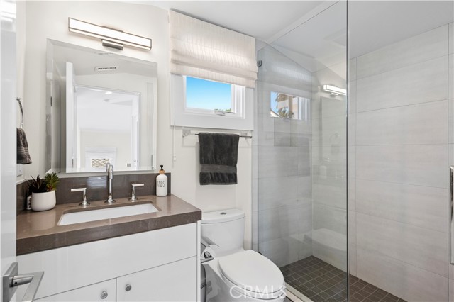 712 Marguerite Avenue, Corona del Mar CA: https://media.crmls.org/medias/4724079a-c084-44d8-a041-61a742777d7d.jpg