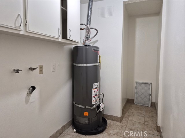 Detail Gallery Image 28 of 33 For 7615 Glade Ave #115,  Canoga Park,  CA 91304 - 3 Beds | 2/1 Baths