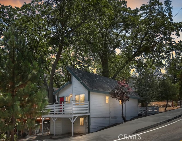 Detail Gallery Image 42 of 49 For 27026 Overlook Ln, Lake Arrowhead,  CA 92352 - 2 Beds | 1/1 Baths