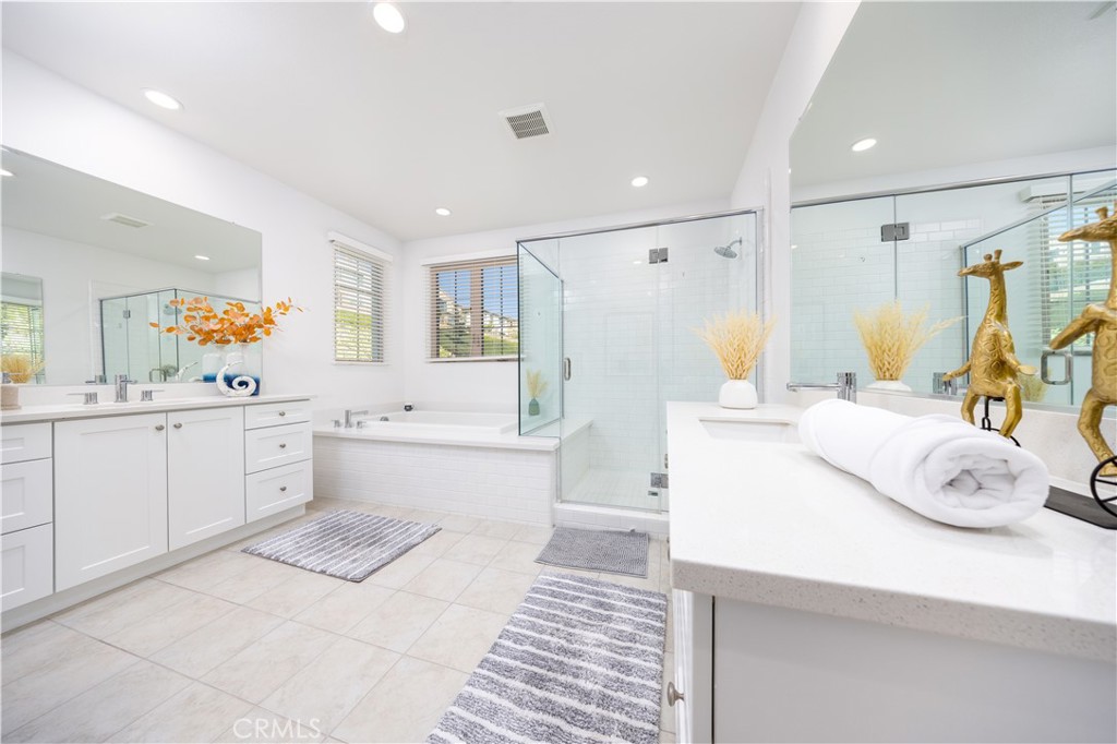 MLS #OC25171450 img 30