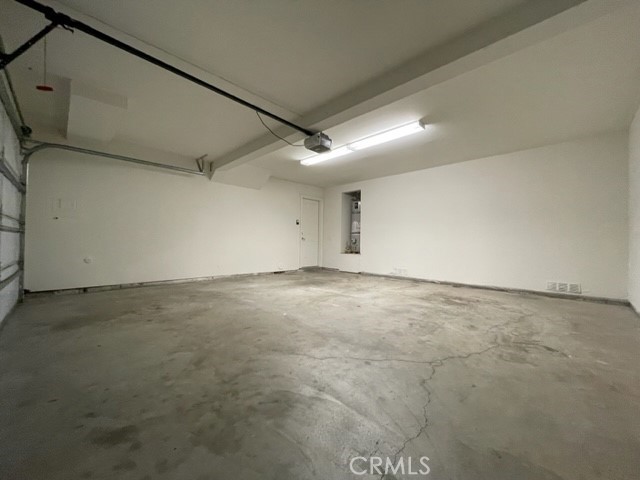 https://media.crmls.org/medias/4724a004-a5e3-4c08-9c0a-329fd56ace2d.jpg?preset=X-Large