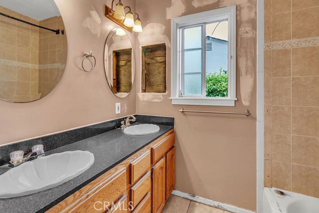 Detail Gallery Image 14 of 30 For 6471 Forbes Ave, Lake Balboa,  CA 91406 - 3 Beds | 1/1 Baths