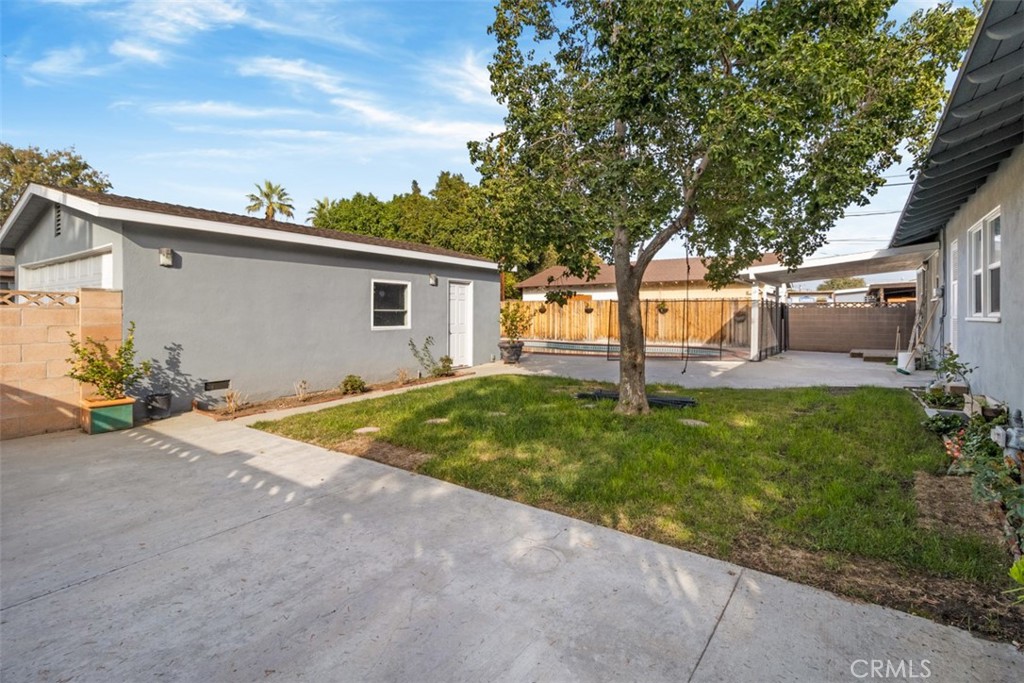 3157 W Lindacita Lane