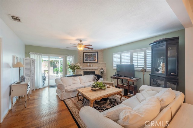 Detail Gallery Image 9 of 52 For 15619 Gerkin Avenue, Lawndale,  CA 90260 - 3 Beds | 2 Baths