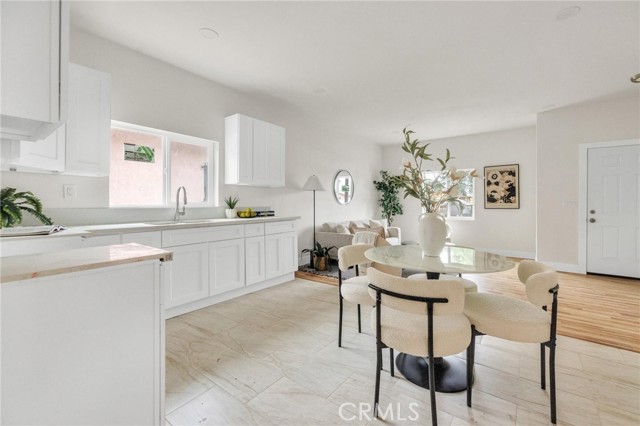 123 W 56th Street, Los Angeles CA: https://media.crmls.org/medias/4727eb5a-1551-4cb7-bb35-698b1295bbca.jpg