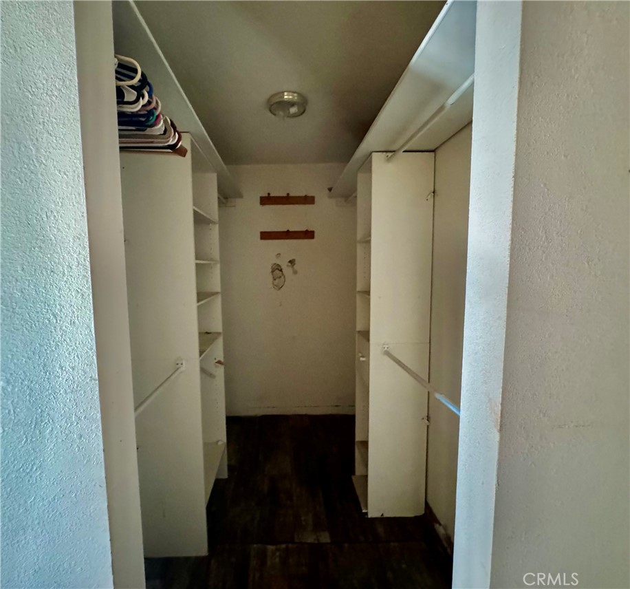 https://media.crmls.org/medias/4728b9b3-1b01-4f26-97d2-895b845a07f2.jpg?preset=X-Large