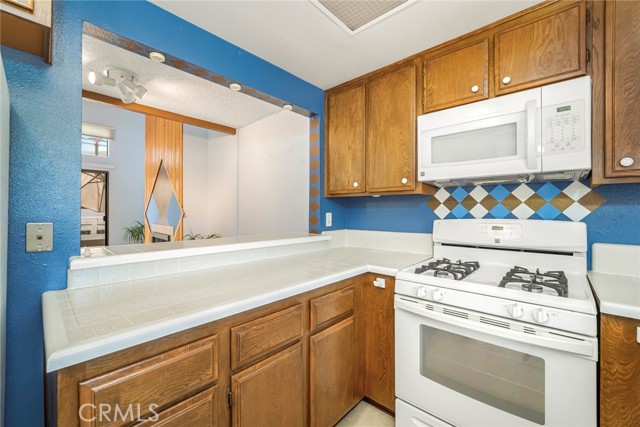 Detail Gallery Image 11 of 28 For 917 W Imperial #64,  La Habra,  CA 90631 - 1 Beds | 1/1 Baths