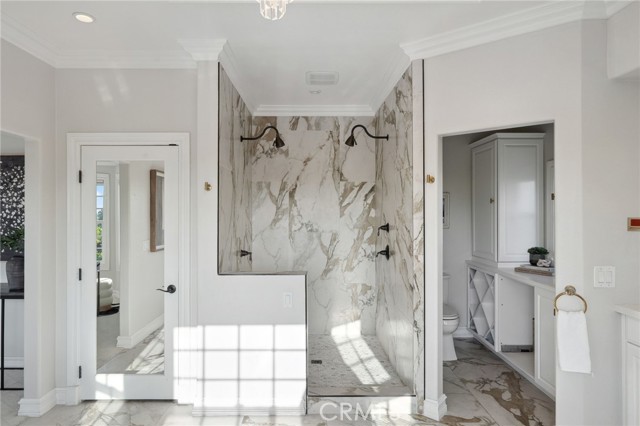 Detail Gallery Image 24 of 39 For 5 Hillsborough, Newport Beach,  CA 92660 - 4 Beds | 4/1 Baths