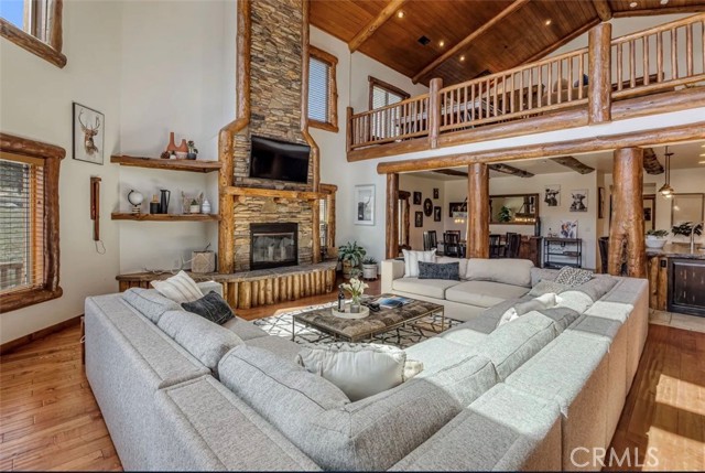 Detail Gallery Image 5 of 23 For 42521 Bear Loop North, Big Bear City,  CA 92314 - 4 Beds | 4/1 Baths