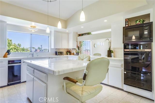 220 Helberta Avenue, Redondo Beach, California 90277, 4 Bedrooms Bedrooms, ,3 BathroomsBathrooms,Residential,Sold,Helberta,PV16158367