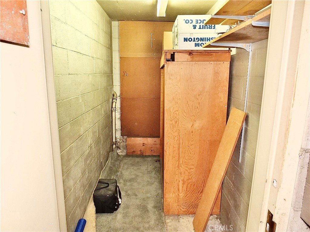 https://media.crmls.org/medias/472a8b66-2e6f-44b9-8465-ba7f0a96541a.jpg?preset=X-Large