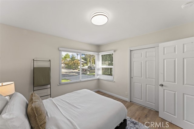 Detail Gallery Image 20 of 44 For 17008 Hartland St, Lake Balboa,  CA 91406 - 4 Beds | 2 Baths