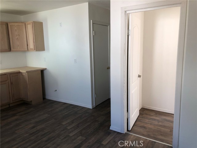 411 N Main, Lake Elsinore CA: https://media.crmls.org/medias/472ba7f6-6fa5-4ba8-b8cb-c3fdbd28e28c.jpg