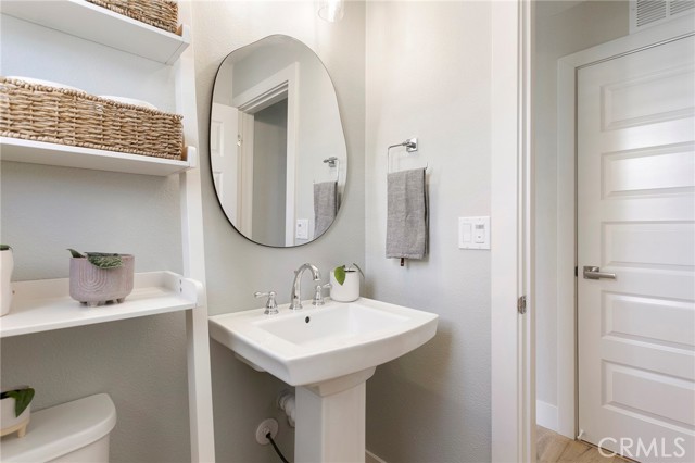 Detail Gallery Image 15 of 36 For 2949 Baze Rd, San Mateo,  CA 94403 - 2 Beds | 2/1 Baths