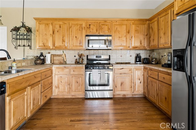 Detail Gallery Image 10 of 36 For 949 Trinity Dr, Lake Arrowhead,  CA 92352 - 3 Beds | 2/1 Baths