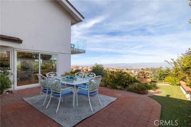 5587 Mistridge Drive, Rancho Palos Verdes, California 90275, 3 Bedrooms Bedrooms, ,2 BathroomsBathrooms,Residential,For Sale,Mistridge,PV24221030