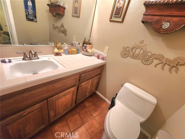 450 Fairway Drive, Palmdale CA: https://media.crmls.org/medias/472f6b07-ec6d-4e03-b1f7-38f1ff39e018.jpg