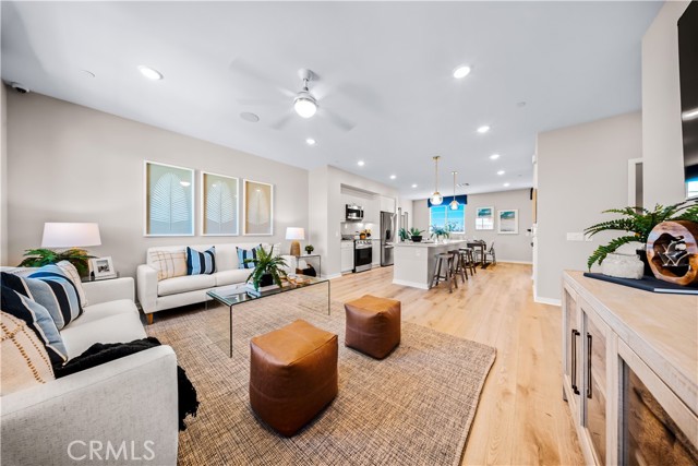 Detail Gallery Image 8 of 23 For 2864 via Dolomito, Camarillo,  CA 93012 - 2 Beds | 2/1 Baths