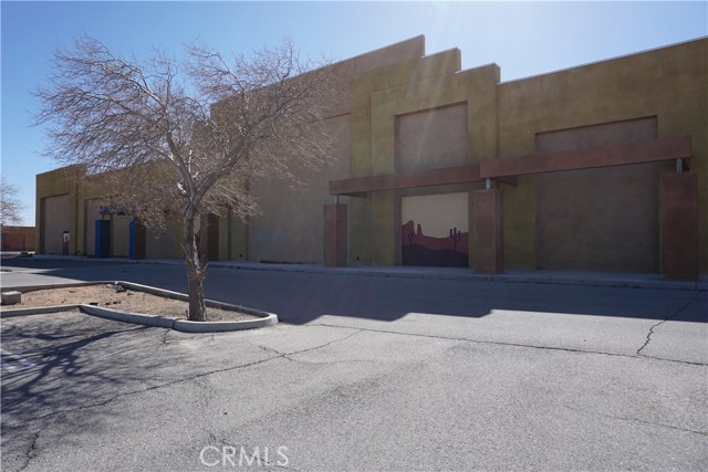 22391 Bear Valley Road, Apple Valley, California 92308, ,Commercial Sale,For Sale,22391 Bear Valley Road,CRHD23195806