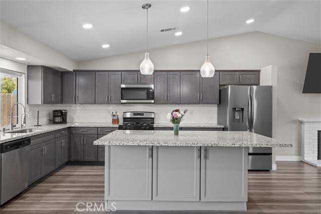 Detail Gallery Image 10 of 40 For 19018 Tule Way, Lake Elsinore,  CA 92530 - 3 Beds | 2 Baths