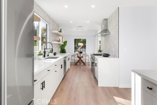 Detail Gallery Image 22 of 53 For 5700 Vista Del Monte, Sherman Oaks,  CA 91411 - 3 Beds | 2 Baths