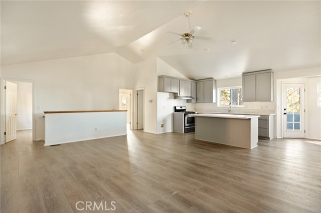 Detail Gallery Image 6 of 28 For 31471 Ocean View, Running Springs,  CA 92382 - 3 Beds | 2 Baths