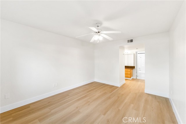 Image 36 of 62 For 6600 Warner  241