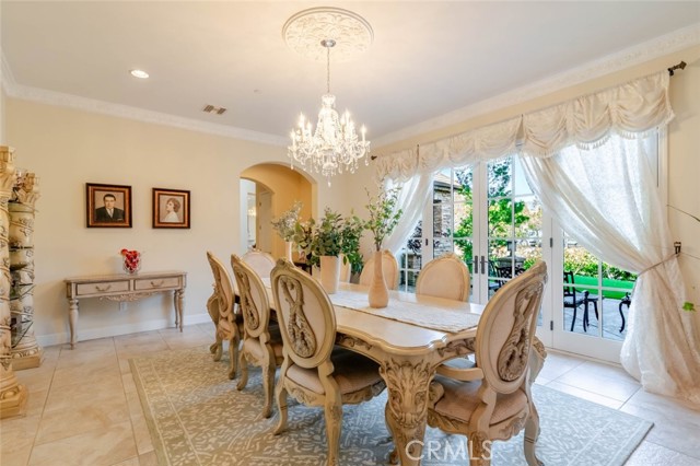 Detail Gallery Image 14 of 72 For 10817 W Stallion Ranch Rd, Sunland,  CA 91040 - 5 Beds | 6 Baths