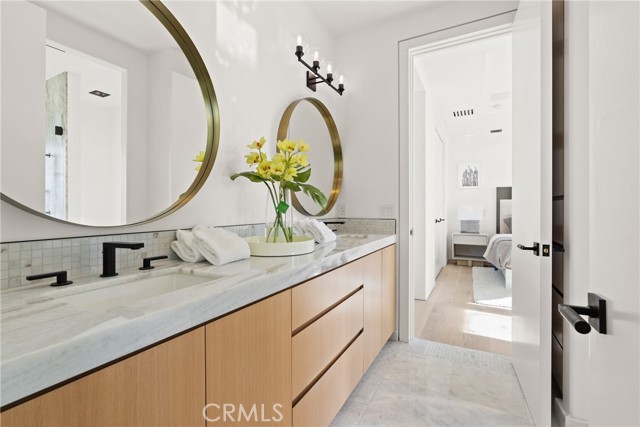 Detail Gallery Image 27 of 70 For 1409 Dolphin Terrace, Corona Del Mar,  CA 92625 - 5 Beds | 5/2 Baths