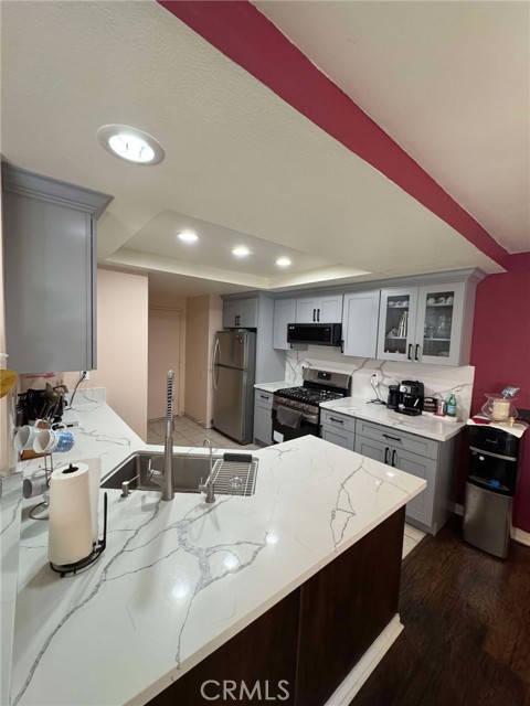 2044 W Hastings Way, Anaheim CA: https://media.crmls.org/medias/4732c967-5eb3-4c80-b8f7-0662fc491759.jpg