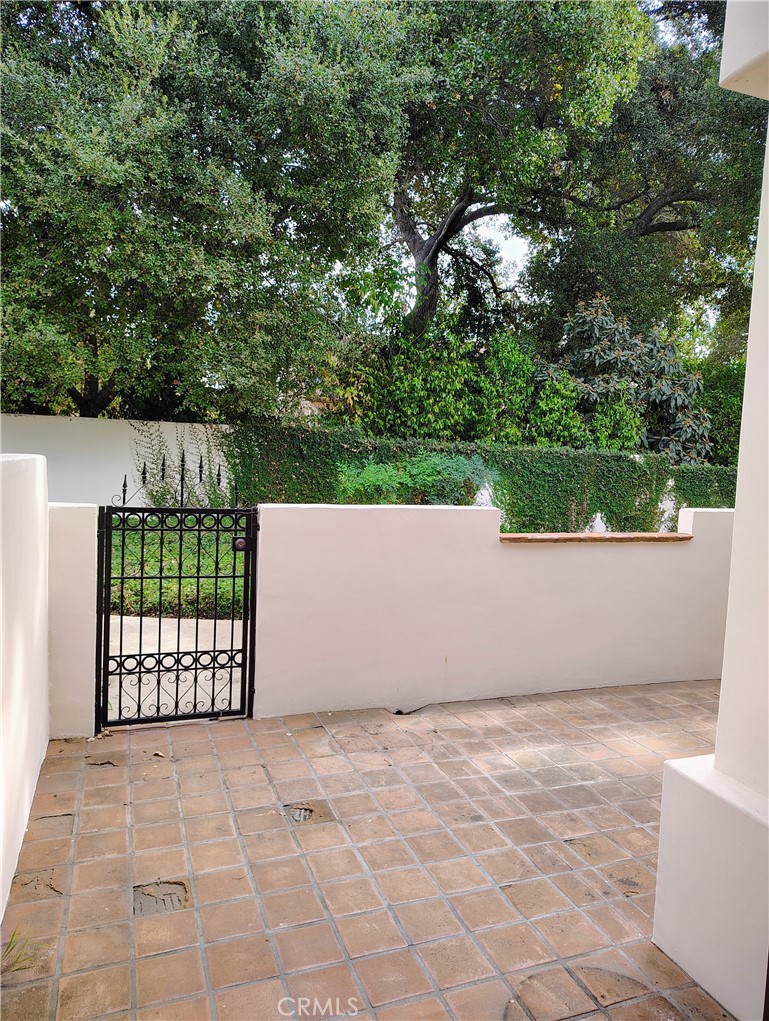 https://media.crmls.org/medias/4732cc86-174c-4100-8723-ed0d2d25e71e.jpg?preset=X-Large