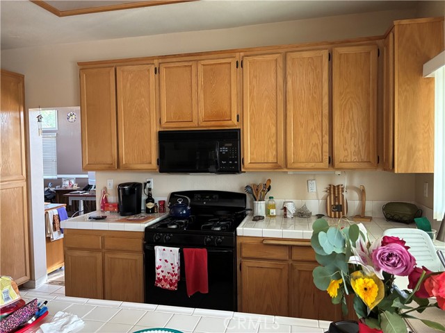 Detail Gallery Image 5 of 16 For 29385 Polo St, Highland,  CA 92346 - 4 Beds | 3 Baths