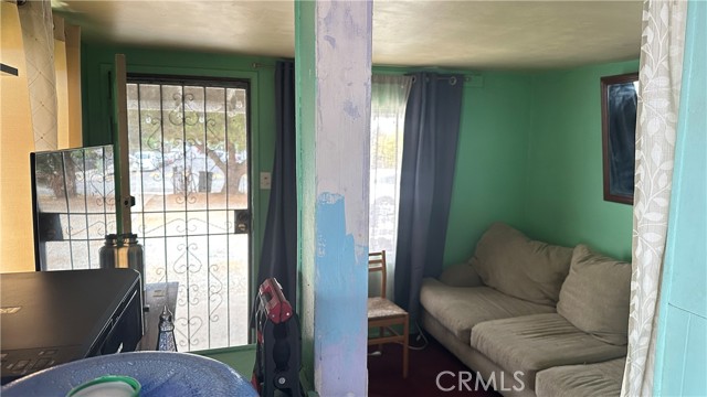 Detail Gallery Image 2 of 25 For 601 S Ford Bld, East Los Angeles,  CA 90022 - 2 Beds | 1 Baths