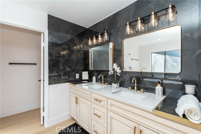 16066 Rancho Verde Circle, Riverside CA: https://media.crmls.org/medias/47331e69-0e21-42de-a816-9e30e1051d0b.jpg