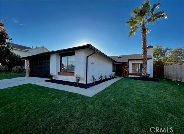 Detail Gallery Image 2 of 23 For 37749 Autumn Ln, Palmdale,  CA 93550 - 3 Beds | 2 Baths
