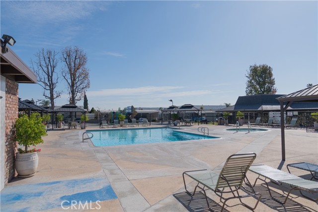 Detail Gallery Image 7 of 8 For 2139 4, Ontario,  CA 91764 - 4 Beds | 2 Baths