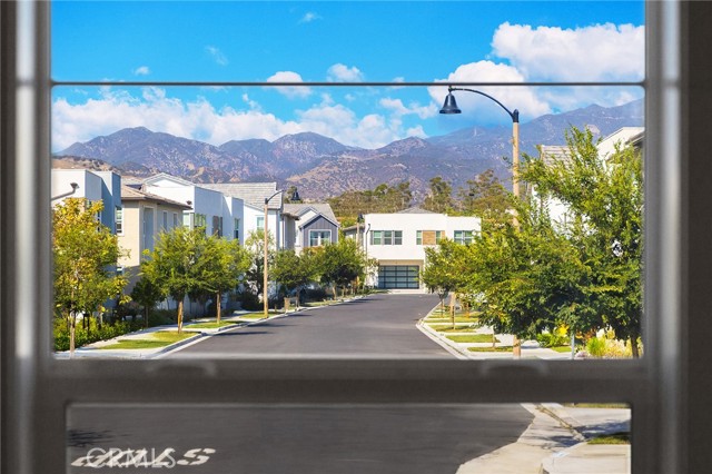 131 Bear Leaf Drive, Lake Forest CA: https://media.crmls.org/medias/4735bbd8-9901-49a8-9396-5855138ae3a7.jpg