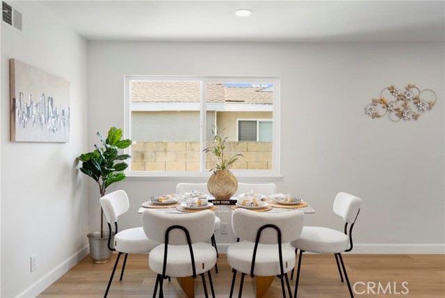 928 S Laurel St., Santa Ana CA: https://media.crmls.org/medias/47365b53-3392-4315-b000-4da5ebda4e55.jpg