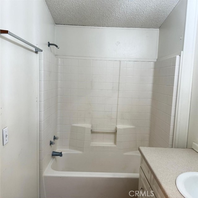 3348 Fremont Avenue, Mojave CA: https://media.crmls.org/medias/47369277-8f83-482e-bb5a-c9597091ac02.jpg