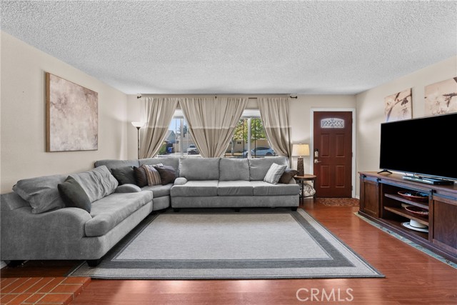 19853 Drasin Drive, Canyon Country CA: https://media.crmls.org/medias/4736dca1-ea0b-495c-895a-e01324fcbfdb.jpg