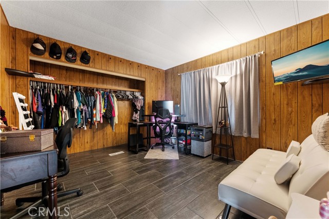 2230 Lake Park Dr, San Jacinto CA: https://media.crmls.org/medias/4736e581-4c64-4755-a37f-7e96779e360d.jpg