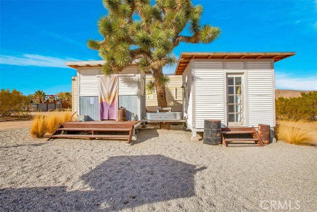 59427 La Crescenta Drive, Yucca Valley CA: https://media.crmls.org/medias/47372f75-c842-47fe-93db-72b193e10d5a.jpg