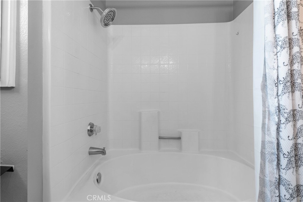 https://media.crmls.org/medias/4737361c-4837-4363-baa9-a06a39659a64.jpg?preset=X-Large