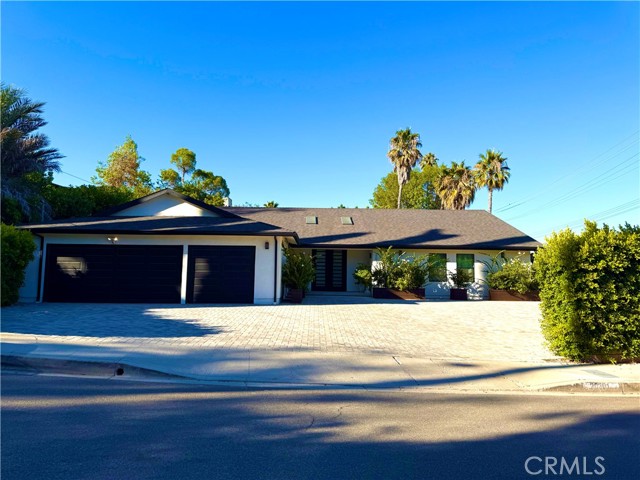 20301 Reaza Place, Woodland Hills CA: https://media.crmls.org/medias/473799b6-23f6-494d-ad48-1e07945224bf.jpg