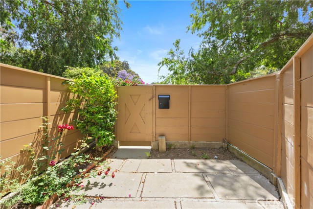 5188 VIllage Green, Los Angeles CA: https://media.crmls.org/medias/4737dbf8-a41a-470b-ac8f-f5d4b3e9e31f.jpg