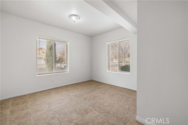 Detail Gallery Image 11 of 26 For 43718 Byron Dr, Lancaster,  CA 93535 - 4 Beds | 2/1 Baths