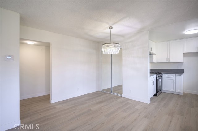 Detail Gallery Image 9 of 21 For 1364 E Garfield Ave, Glendale,  CA 91205 - 2 Beds | 2 Baths